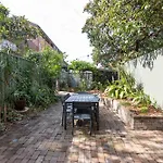 Newtown Terrace House Oasis